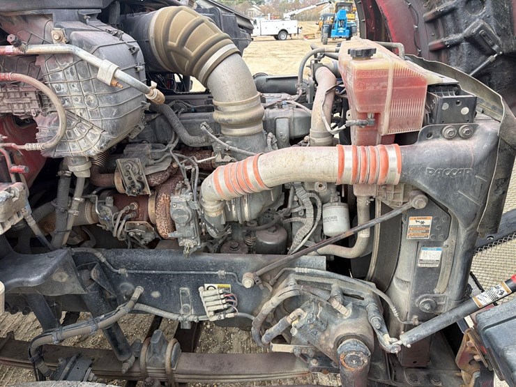 2015-kenworth-t880-image-24