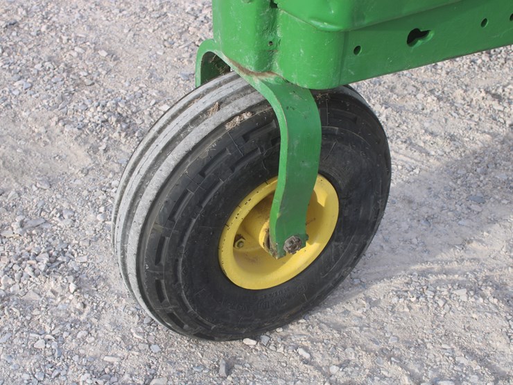 john-deere-b-image-13