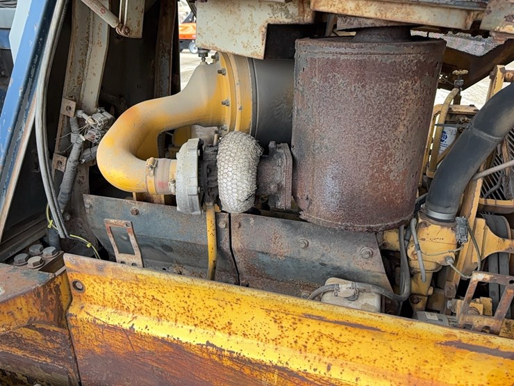 komatsu-d65px-12-image-13