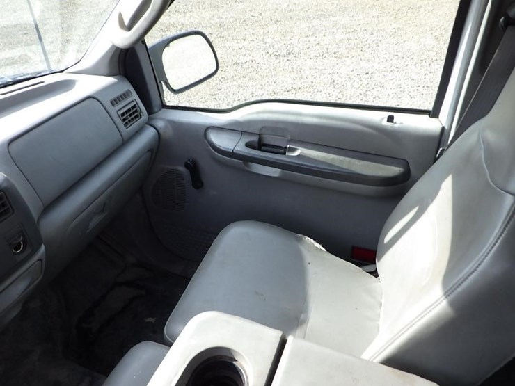 2003-ford-f350-image-33