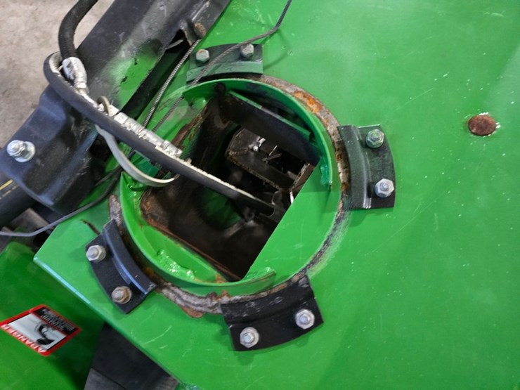 2014-john-deere-60-image-11