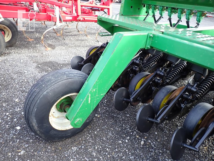 john-deere-750-image-11