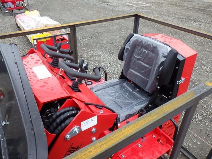 2026-agt-sda-140w-skid-steer-loader-image-13