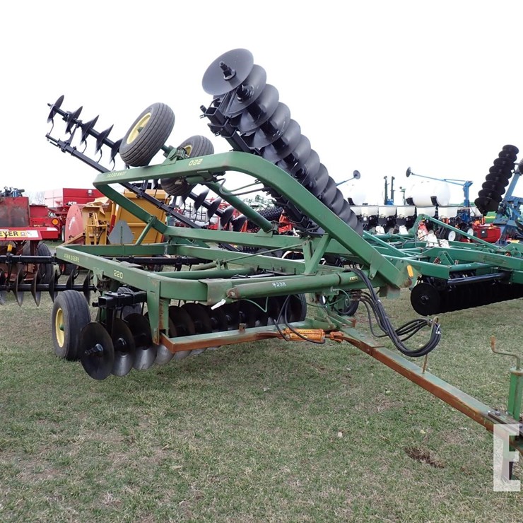 JOHN DEERE 220