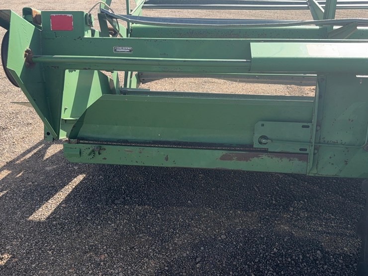 john-deere-2320-image-16