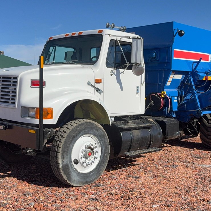 1995 INTERNATIONAL 8100