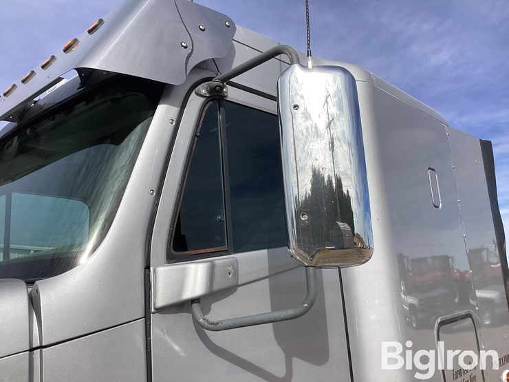 2007-freightliner-columbia-120-image-12