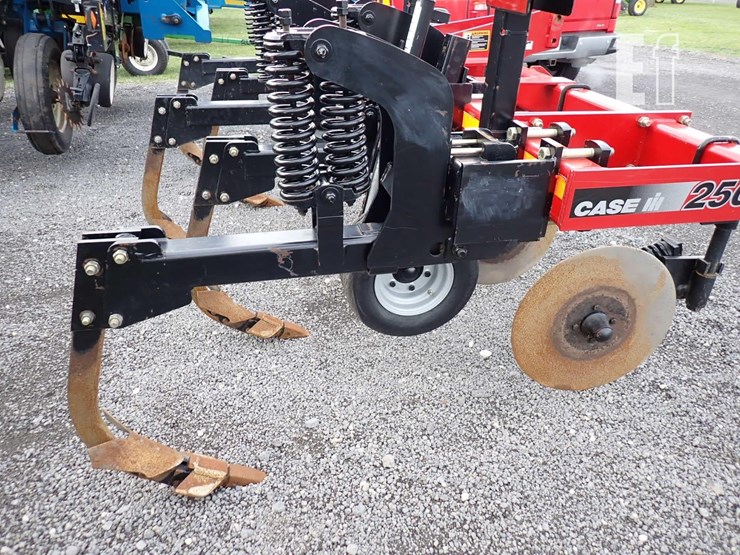 case-ih-2500-image-4