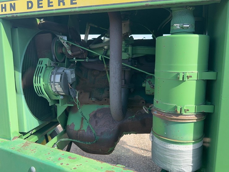 john-deere-2320-image-11