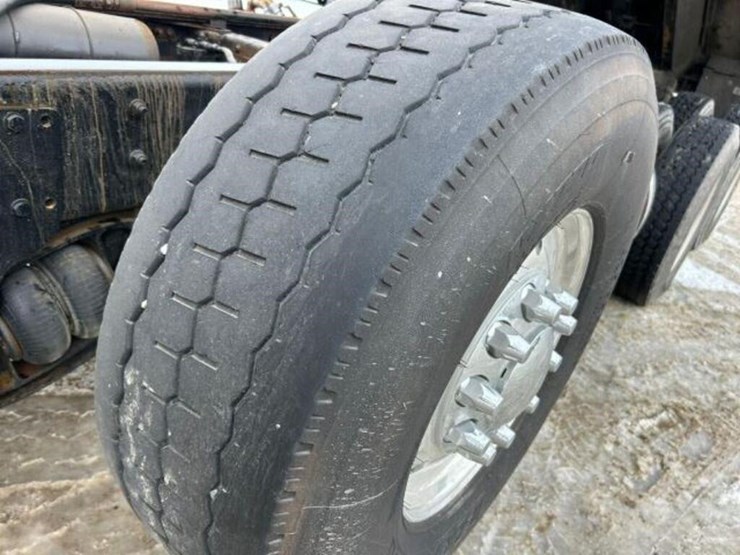 2017-western-star-4700-image-86