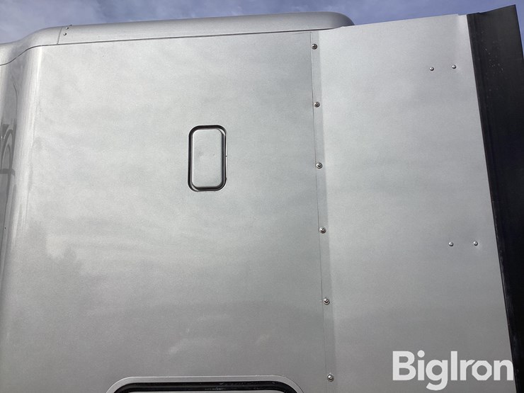 2007-freightliner-columbia-120-image-20