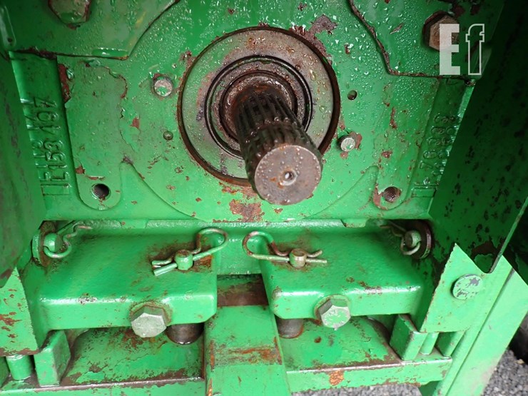 john-deere-7130-premium-image-11