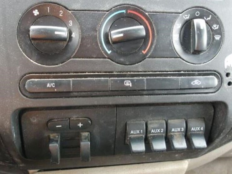 2010-ford-f250-xlt-image-27