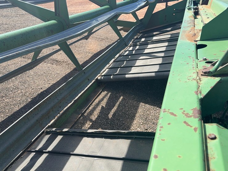 john-deere-2320-image-18