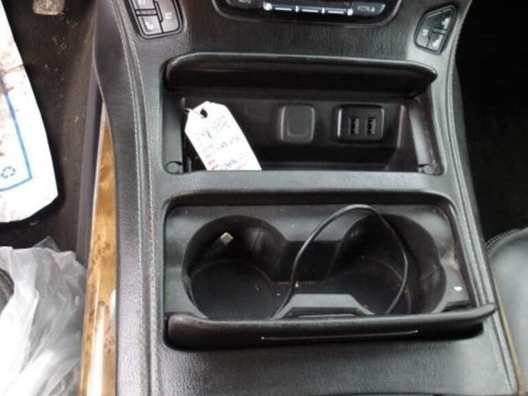 2016-gmc-yukon-denali-image-30