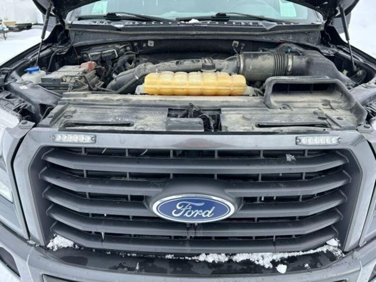 2017-ford-f150-xlt-image-32