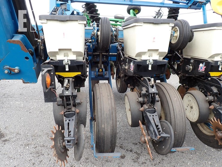 kinze-3800-image-16