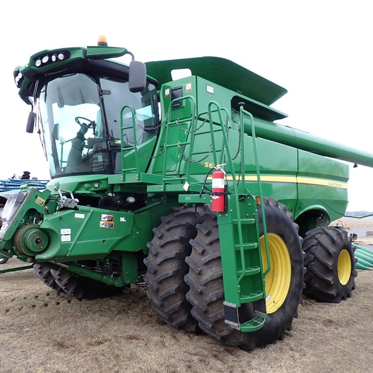 JOHN DEERE S670