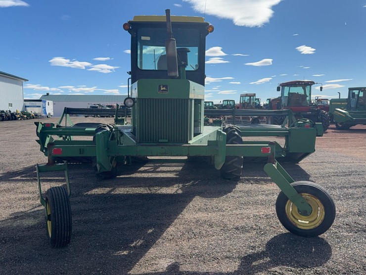 john-deere-2320-image-2