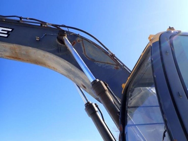 2012-deere-350d-lc-image-43