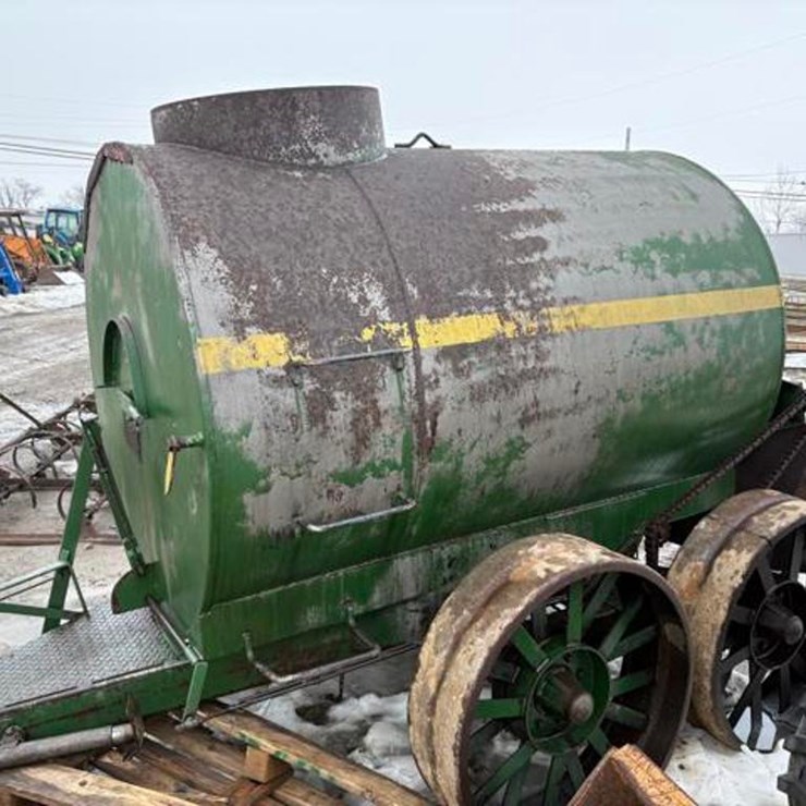 Cedar Hill Manure Spreader