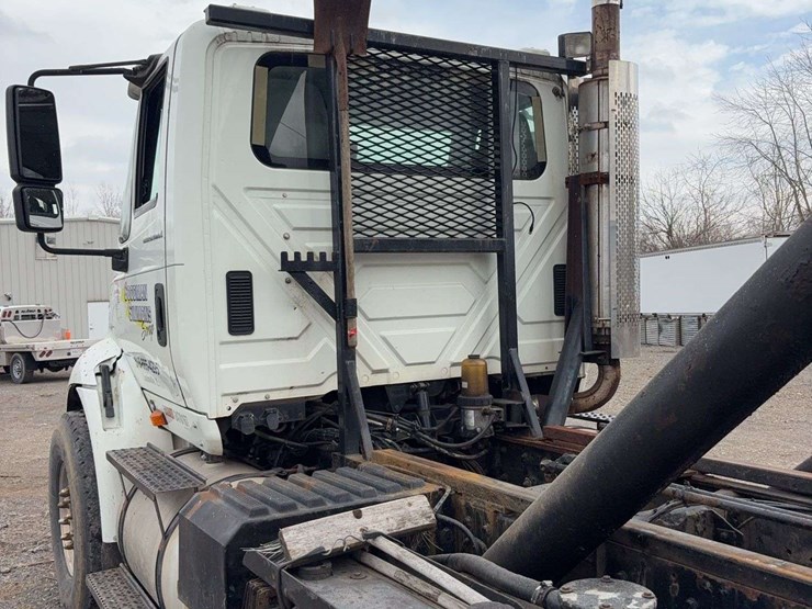 2006-international-8600-image-32