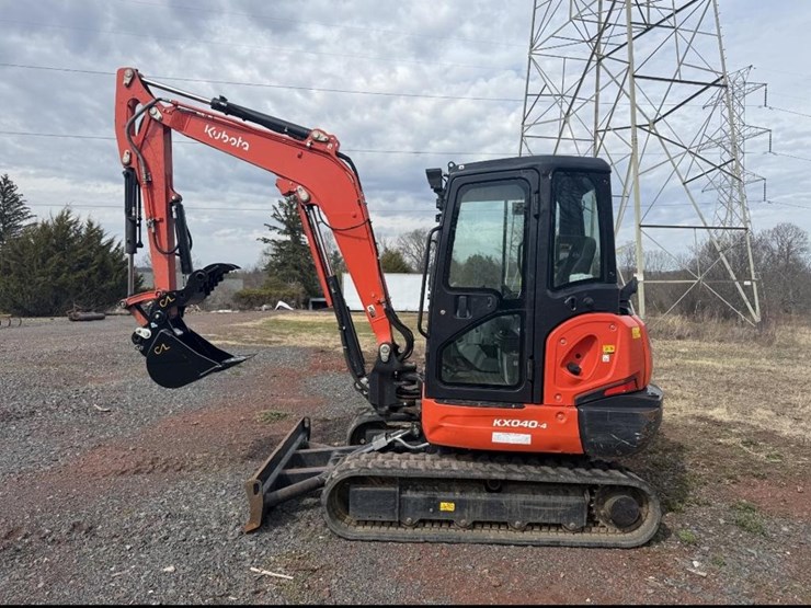 2024-kubota-kx040-4-image-1