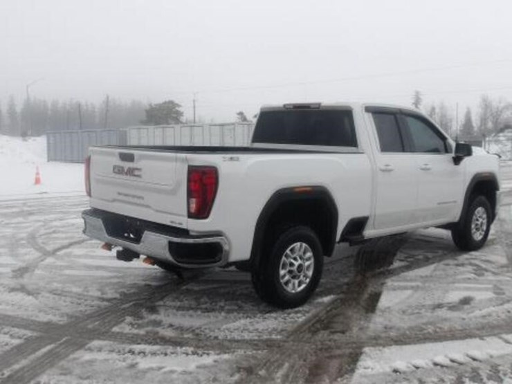 2022-gmc-2500hd-image-5