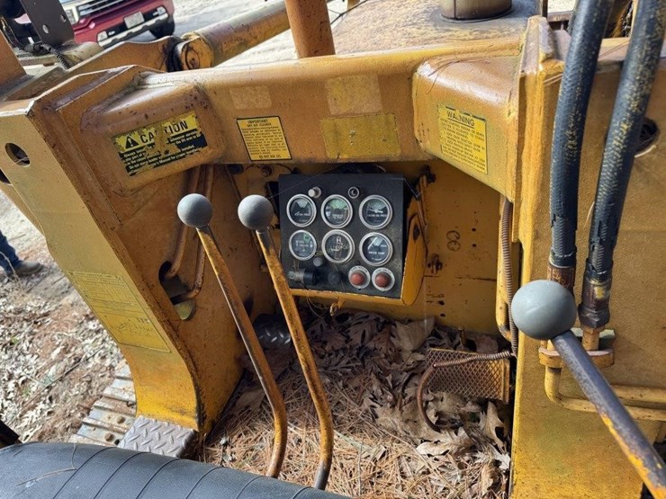 international-100e-image-12