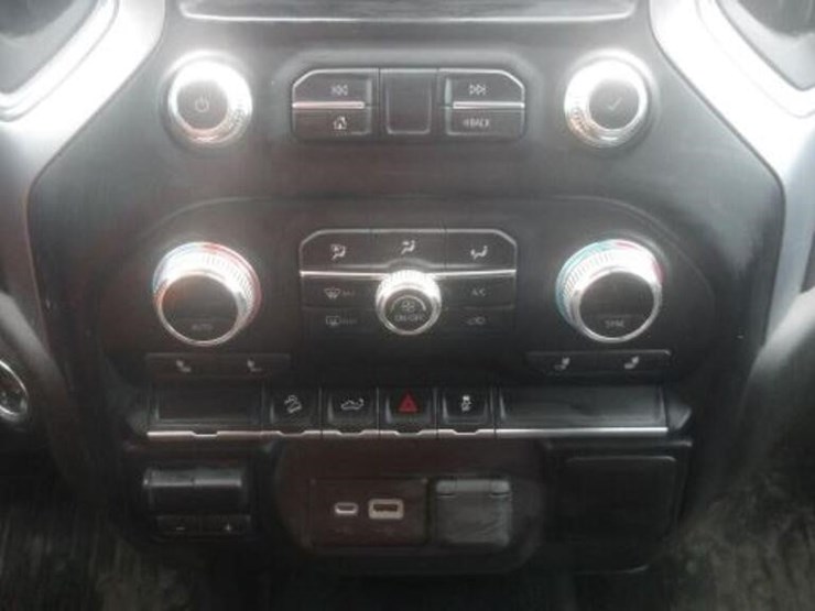 2022-gmc-2500hd-image-19