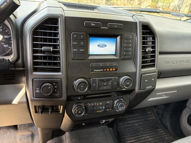 2017-ford-f250-xl-image-7