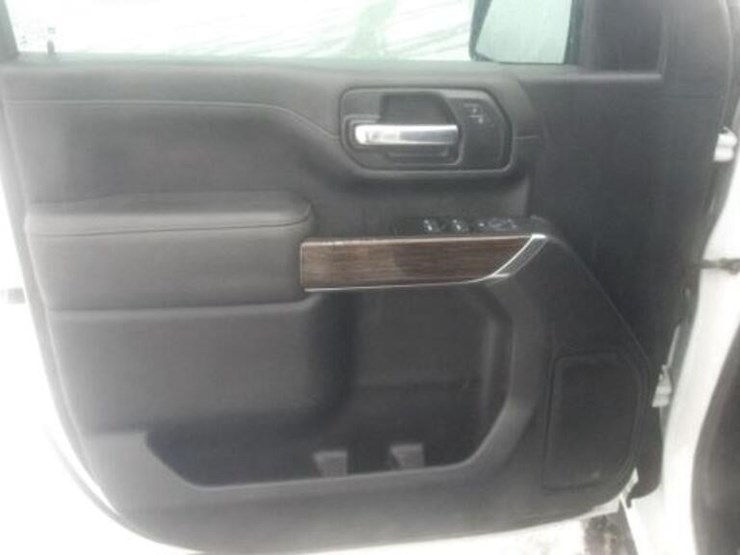 2022-gmc-2500hd-image-13