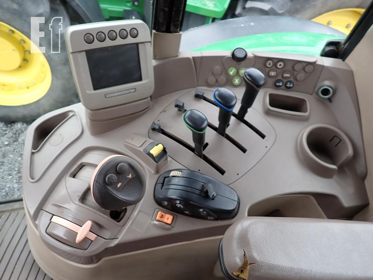 john-deere-7130-premium-image-20