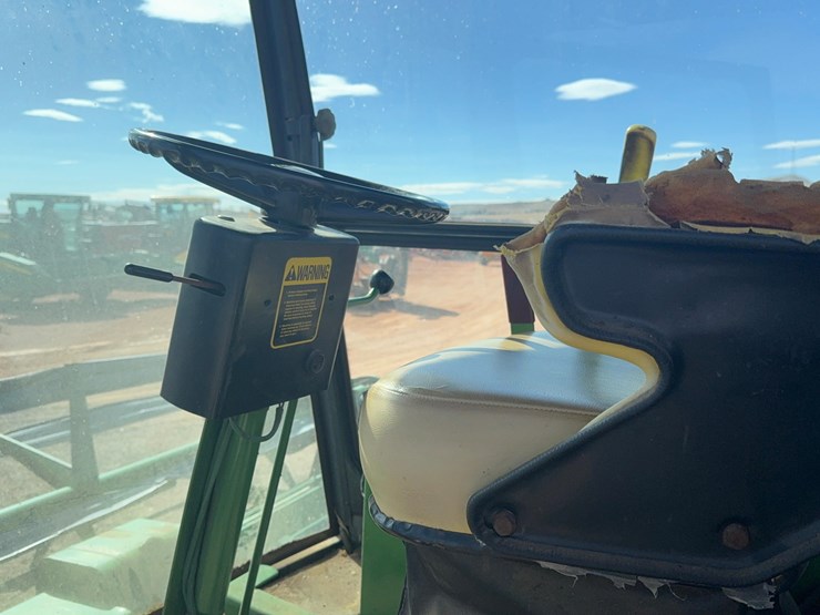 john-deere-2320-image-19