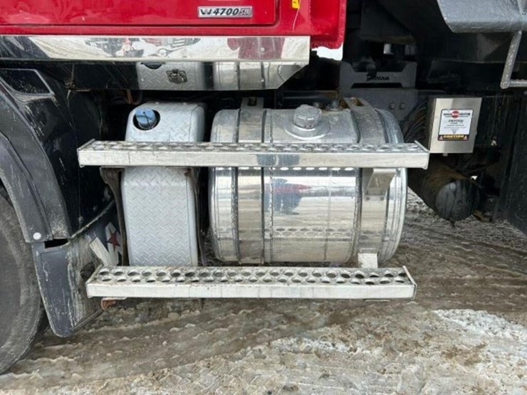 2017-western-star-4700-image-42