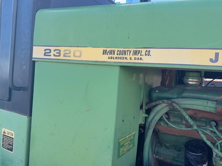 john-deere-2320-image-14