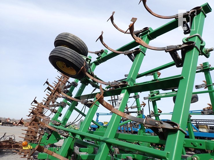 john-deere-2210l-image-6