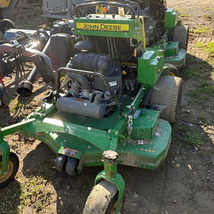 DEERE 648