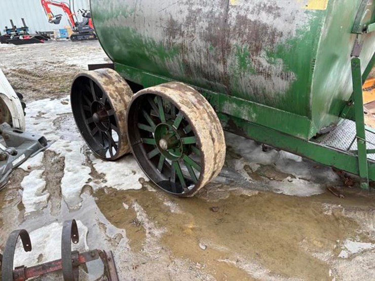 cedar-hill-manure-spreader-image-4