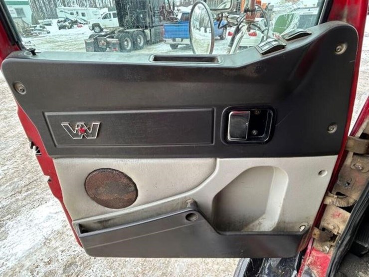 2017-western-star-4700-image-21