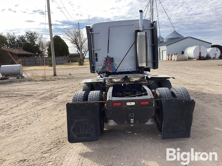 2007-freightliner-columbia-120-image-6