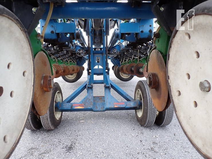 kinze-3800-image-12