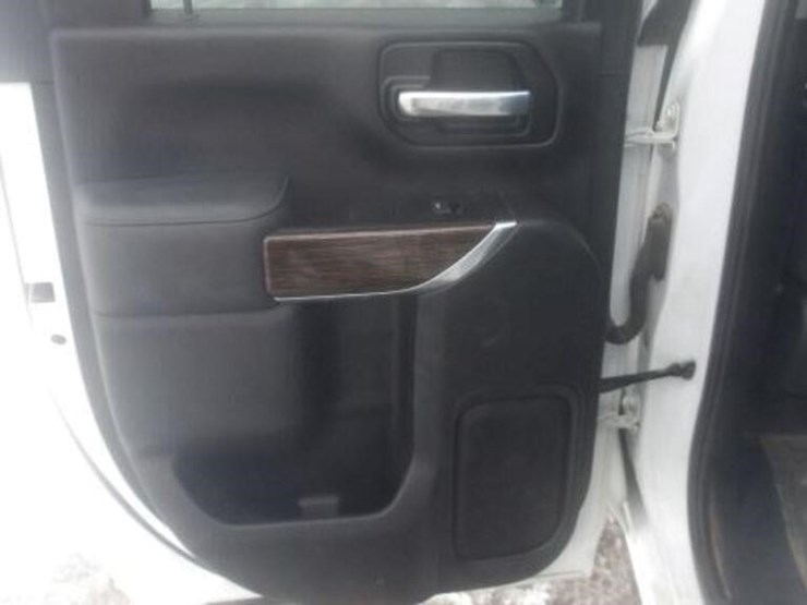 2022-gmc-2500hd-image-26