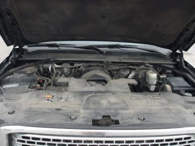 2016-gmc-yukon-denali-image-91