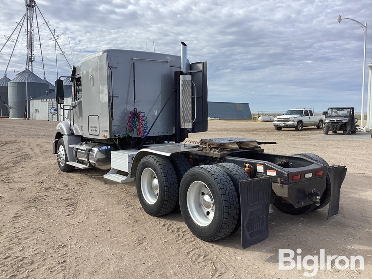 2007-freightliner-columbia-120-image-7