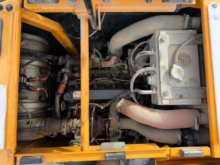 2023-hyundai-hx130a-lcr-image-30