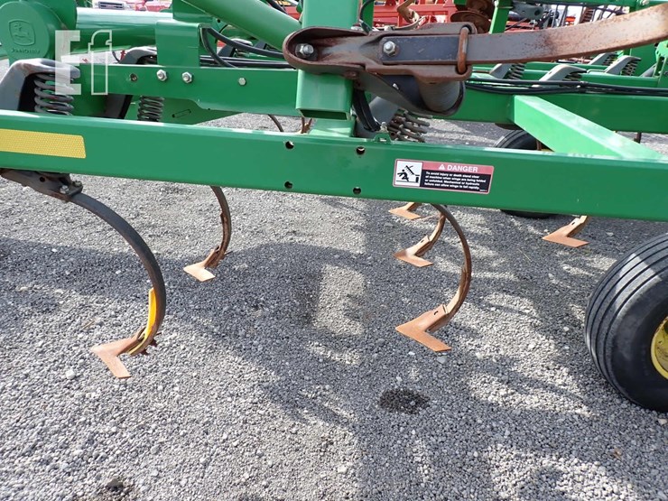 john-deere-2210l-image-14