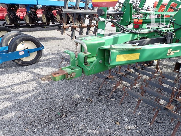 john-deere-2210l-image-11