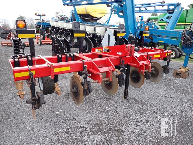 case-ih-2500-image-3