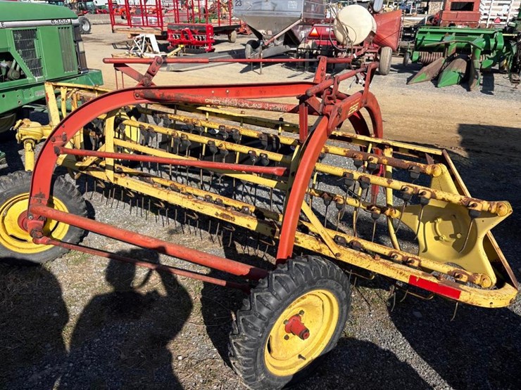 new-holland-256-image-3